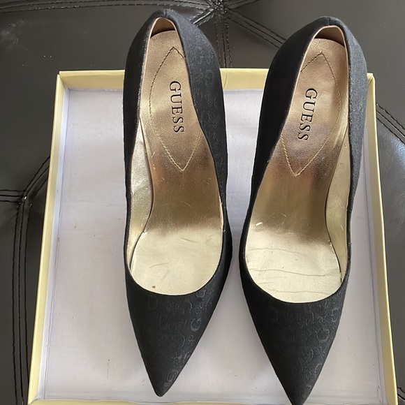 Guess Shoes - Picture 2 of 7